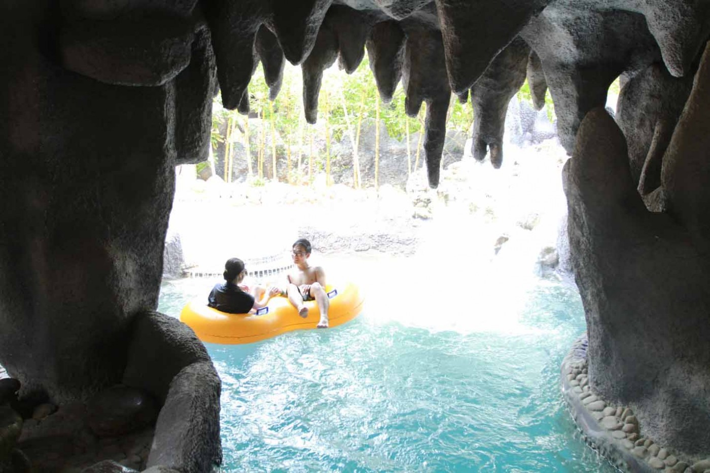 Động Long Tiên Núi Thần Tài