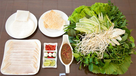 bánh tráng cuốn thịt heo