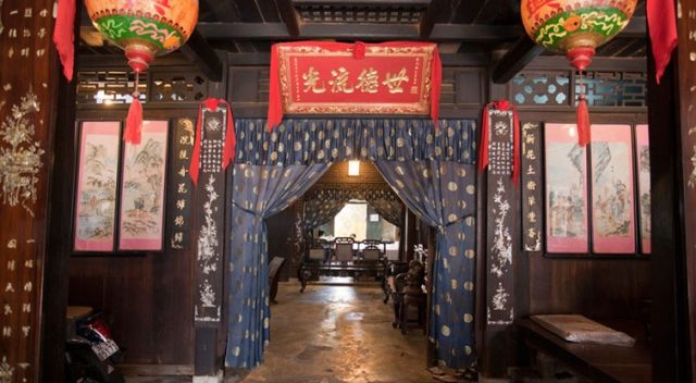 Nét cổ kính bên trong nhà thờ cổ
