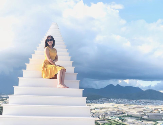 cầu thang vô cực đà lạt