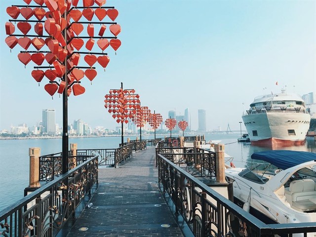 cầu tình yêu đà nẵng