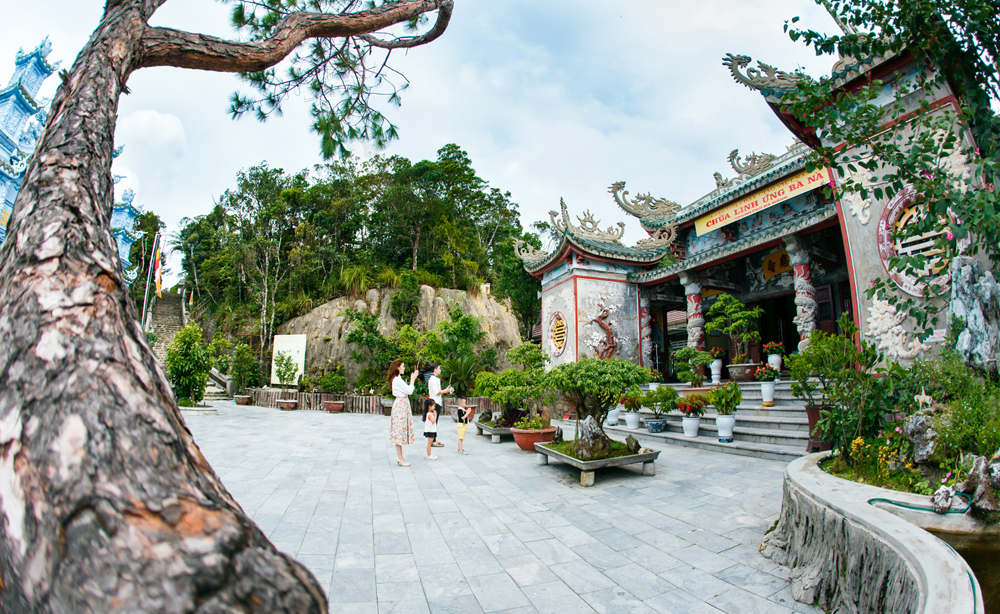 chùa linh ưng bà nà