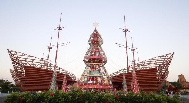 lồng đèn cây thông