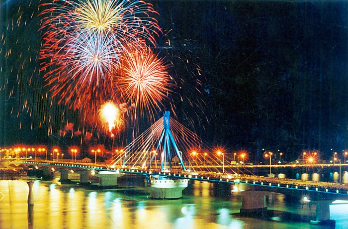 du lich da nang - phao hoa da nang