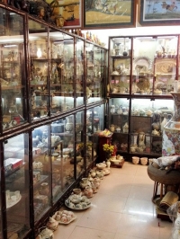 Khách Tây tiết lộ bí quyết shopping ở Hà Nội